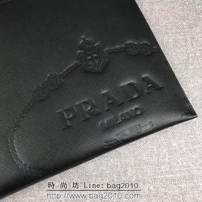 PRADA普拉達 專櫃最新款 摩登態度系列 十字紋牛皮 男士手包 2NG005 DD1825